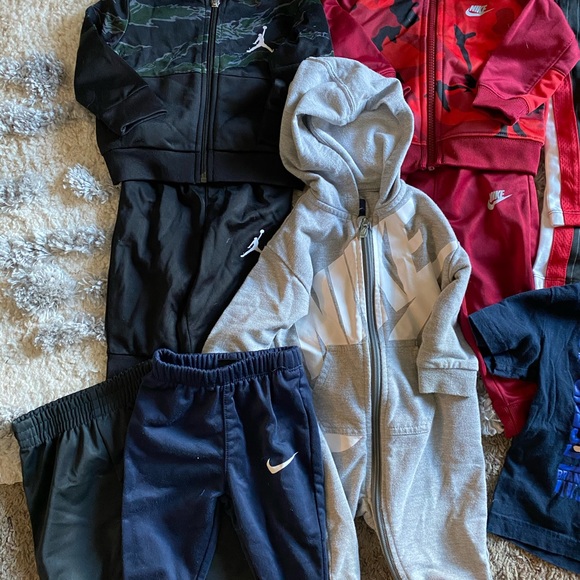 Boys tracksuit bundle - Picture 2 of 5